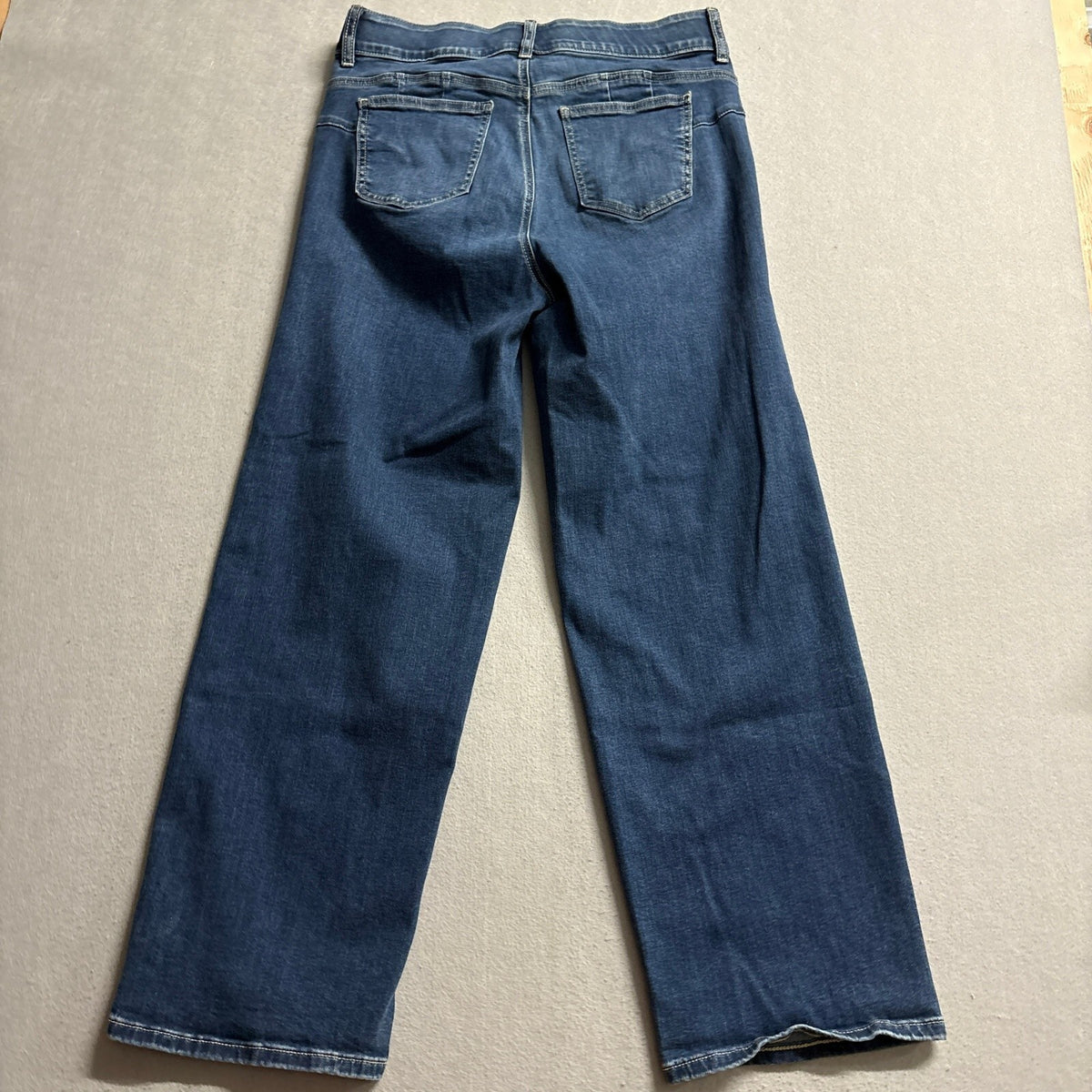 Torrid Bombshell Wide Leg Super Soft Jeans Womens 10 Regular Medium Wash Denim