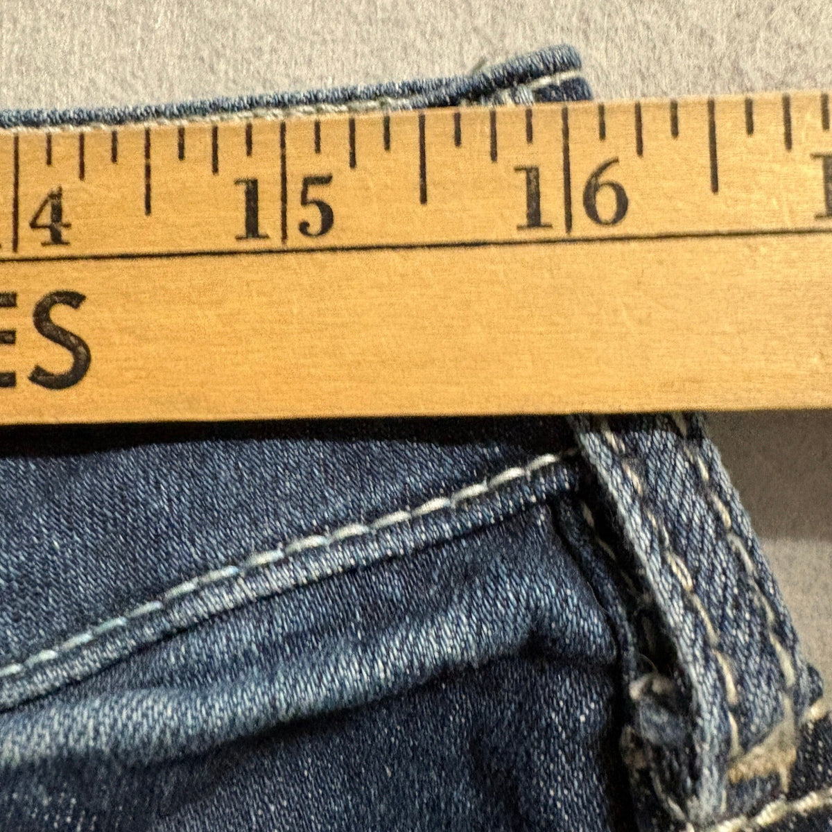 Silver Jeans Co Suki Skinny Crop Jeans Womens 12W L26 Blue Denim Distressed Hem