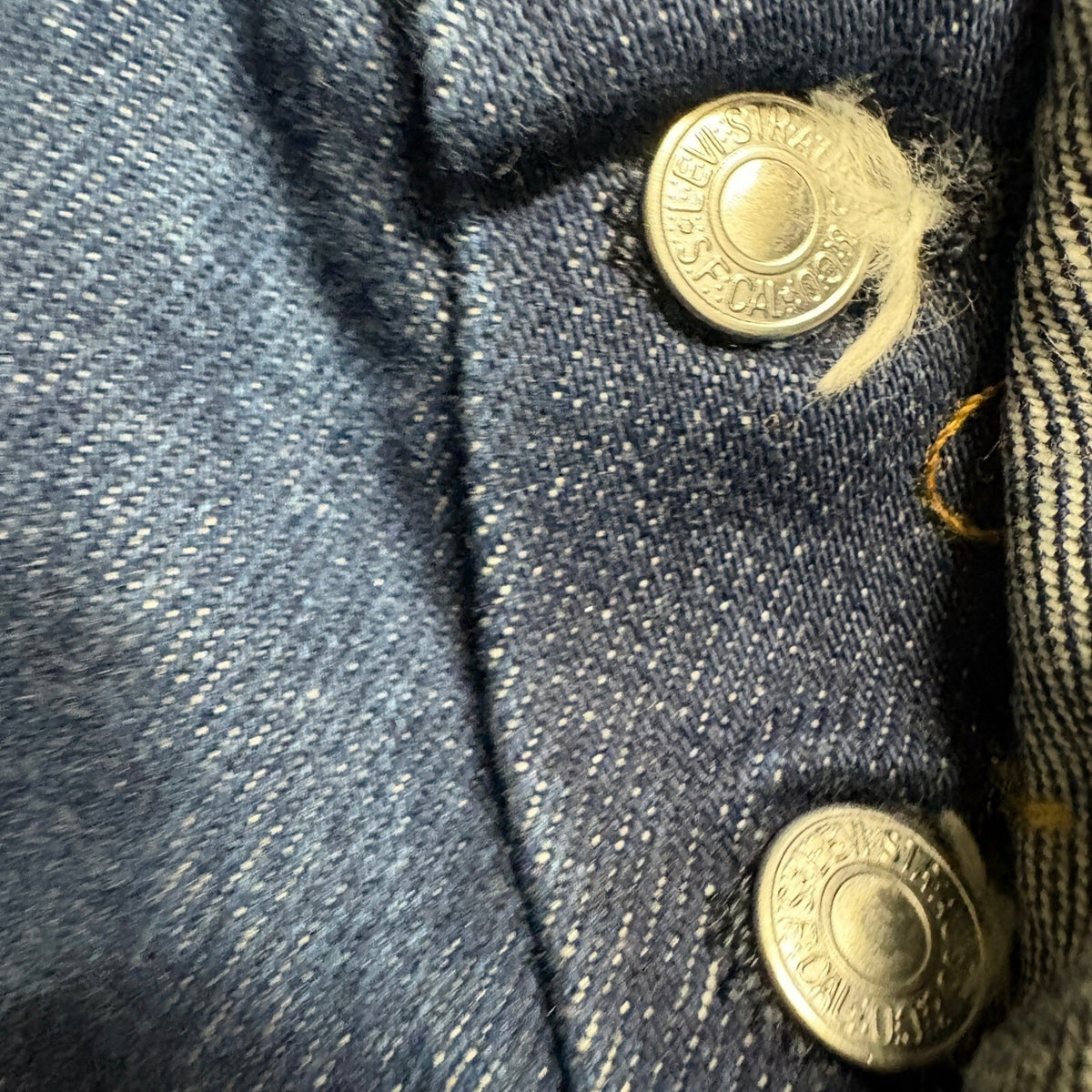 Levis 501 Button Fly Jeans Mens 34x34 Dark Wash Denim Straight Leg Blue