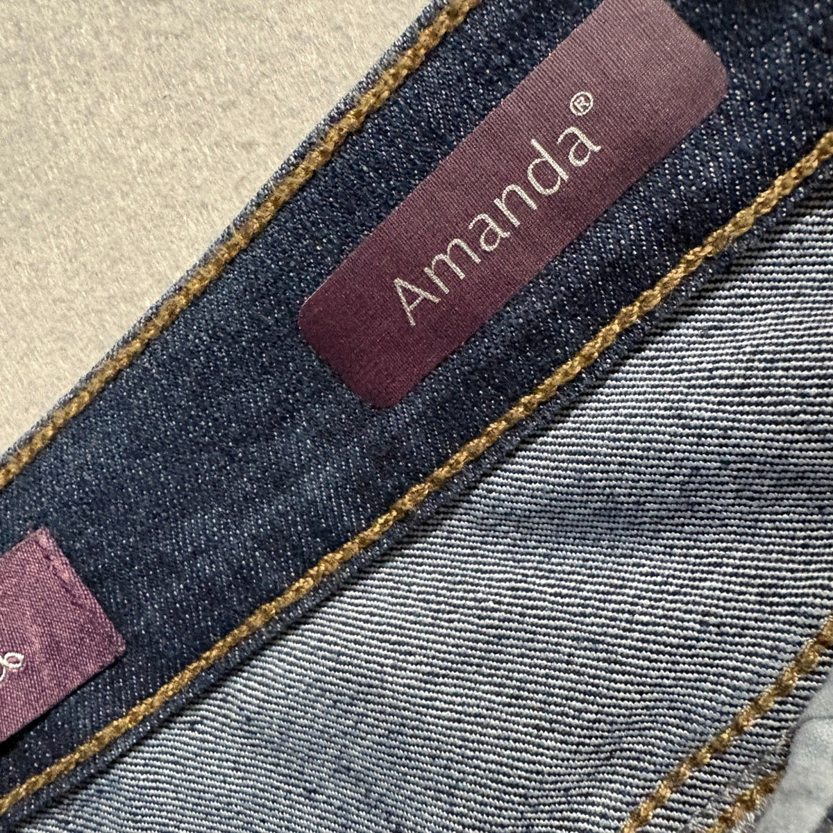 Gloria Vanderbilt Amanda Jeans Womens 8 Short Blue High Rise Tapered Leg Stretch