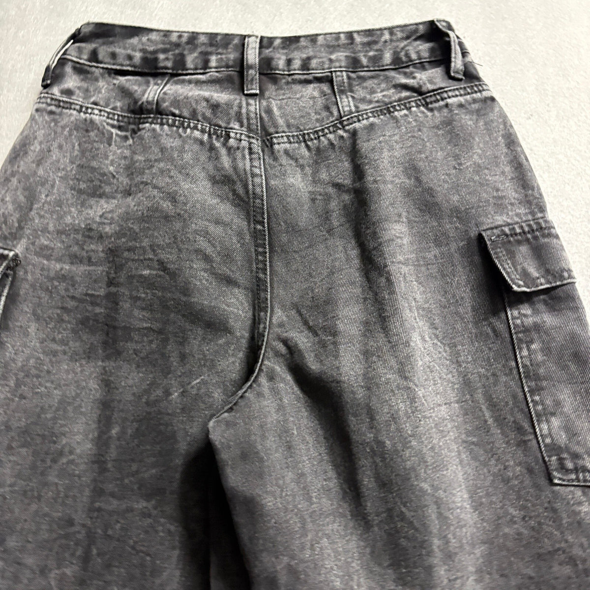 Fashion Nova High Waist Cargo Jeans Womens Size 1 Black Acid Wash Straight Leg