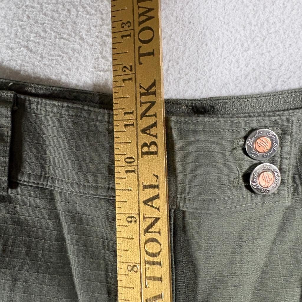 In Moda Womens Bermuda Shorts Size 12 Olive Green 100% Cotton Casual Hiking