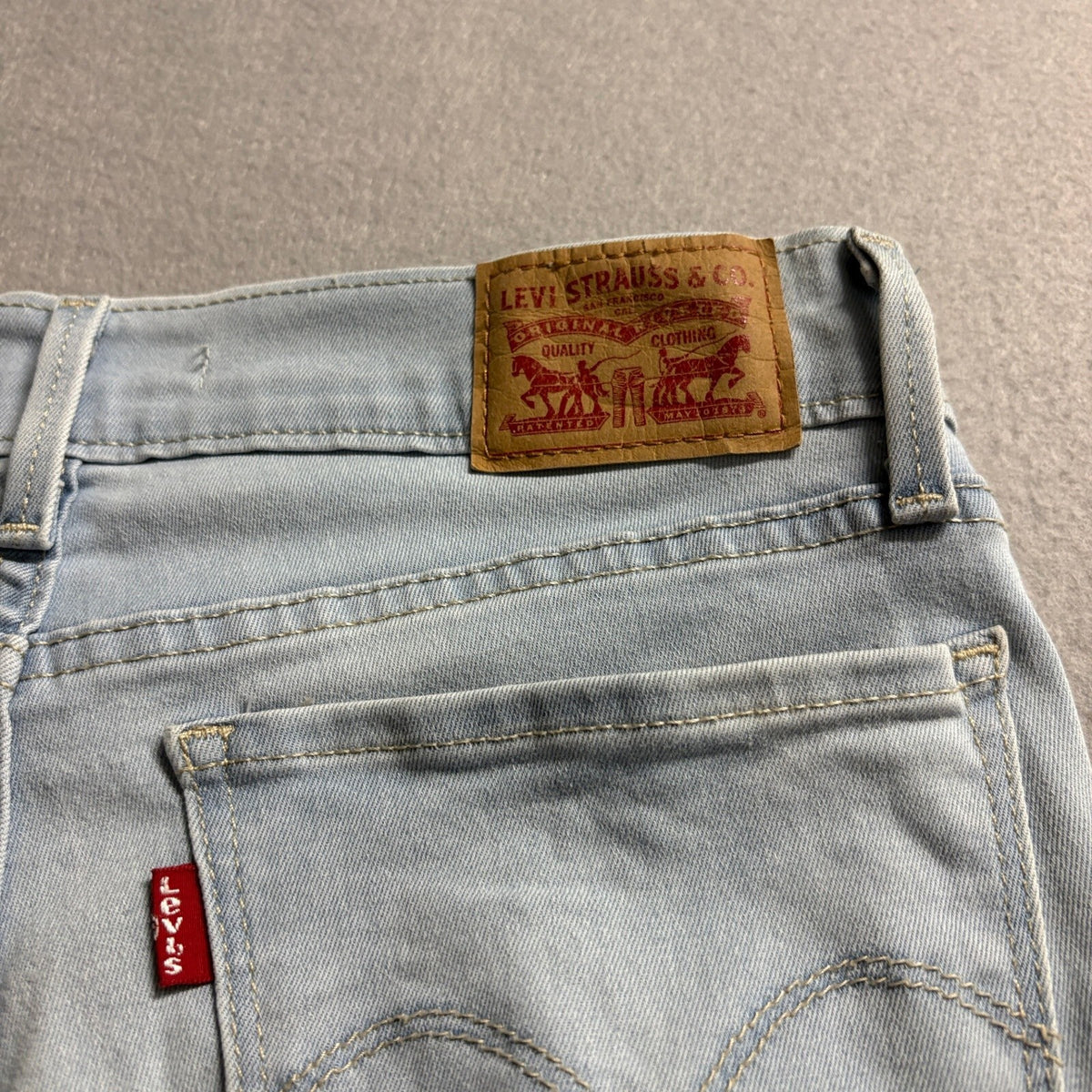 Levis 710 Super Skinny Jeans Womens 27 Light Wash Denim Stretch Blue