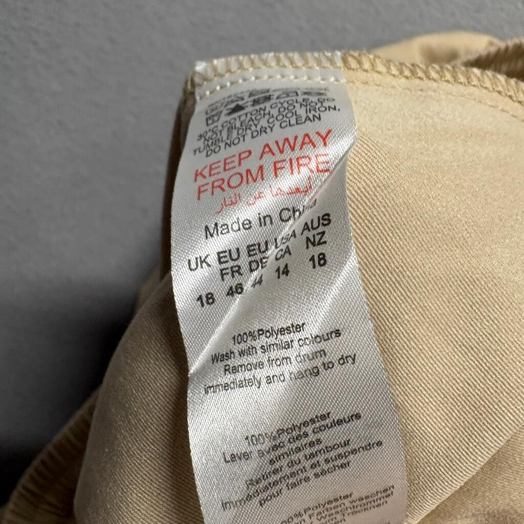 PrettyLittleThing Shape Cargo Pants Womens US 14 Beige Elastic Waist Jogger