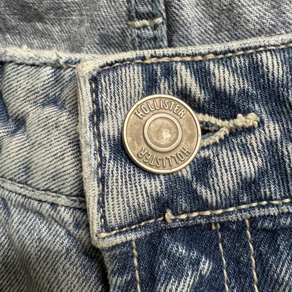 Hollister Low Rise Baggy Jeans Womens 6R W28 Light Wash Distressed Ripped Denim