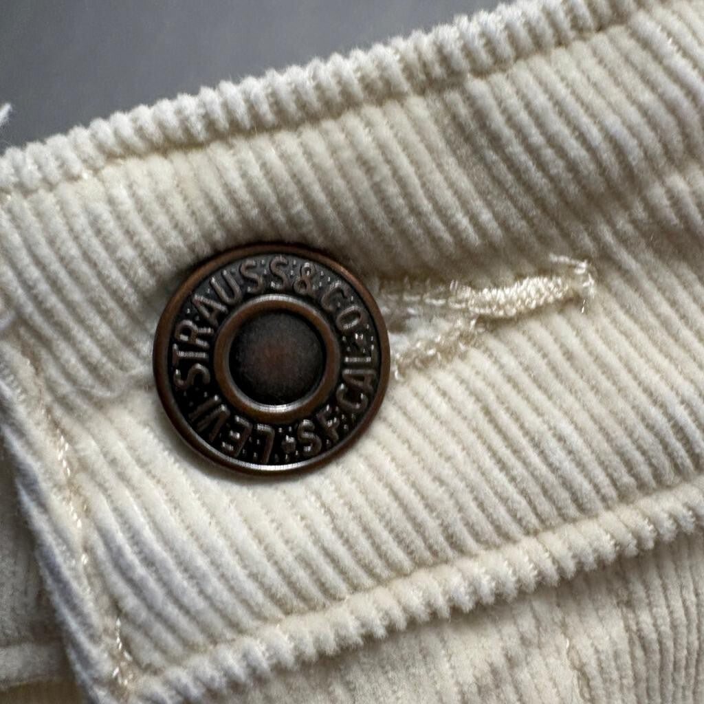 Levi's 725 High Rise Bootcut Corduroy Pants Womens 31x32 Cream Off White Stretch