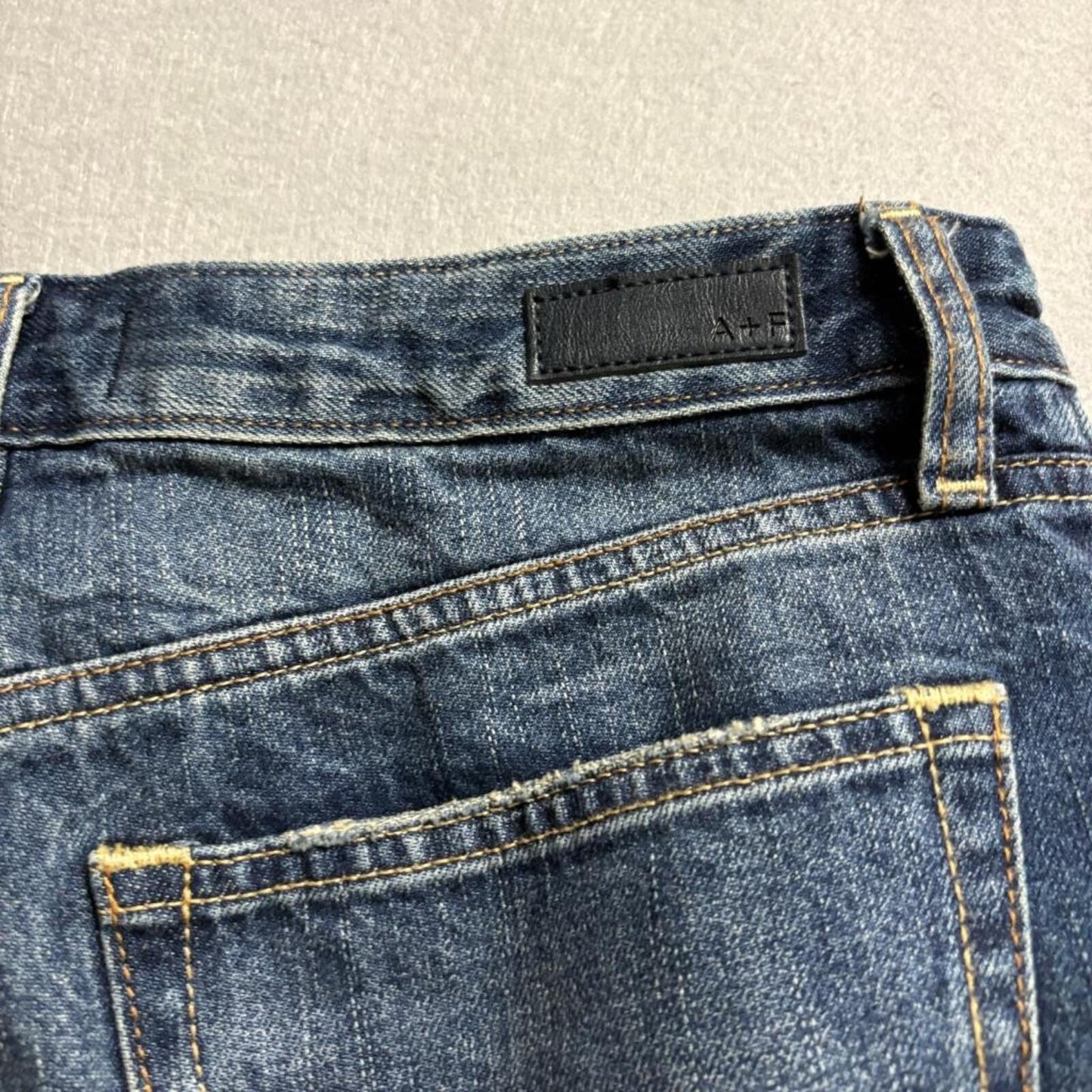 Abercrombie & Fitch Annie High Rise Girlfriend Jeans Womens 27/4 Distressed Blue