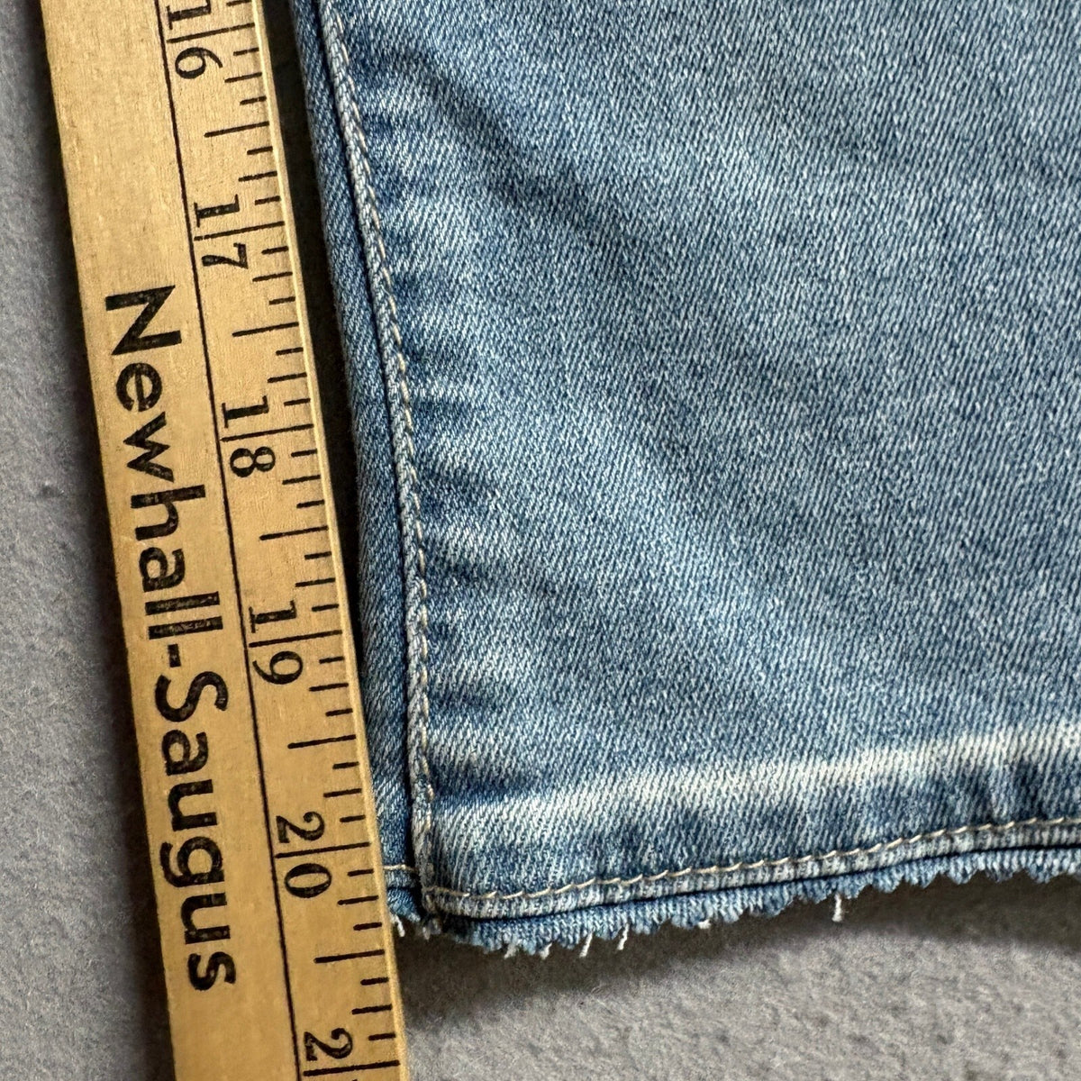 Democracy Womens High Rise Cropped Denim Jeans Size 2 Light Wash Stretch Raw Hem