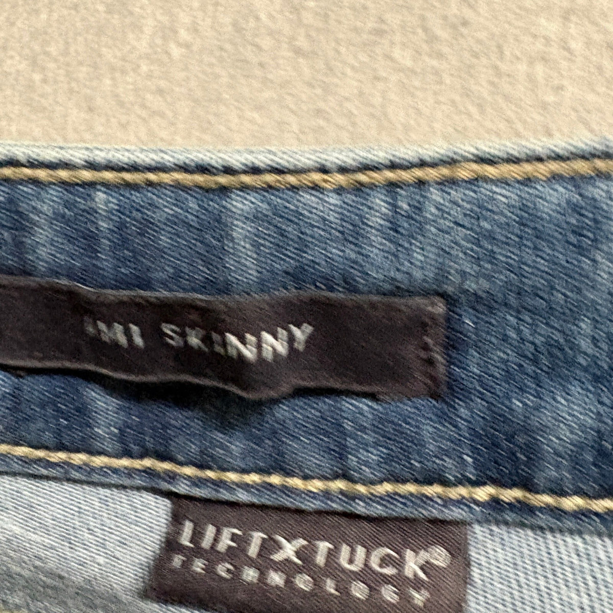 NYDJ Ami Skinny Jeans Womens Size 6 Light Wash High Rise Distressed Button Fly