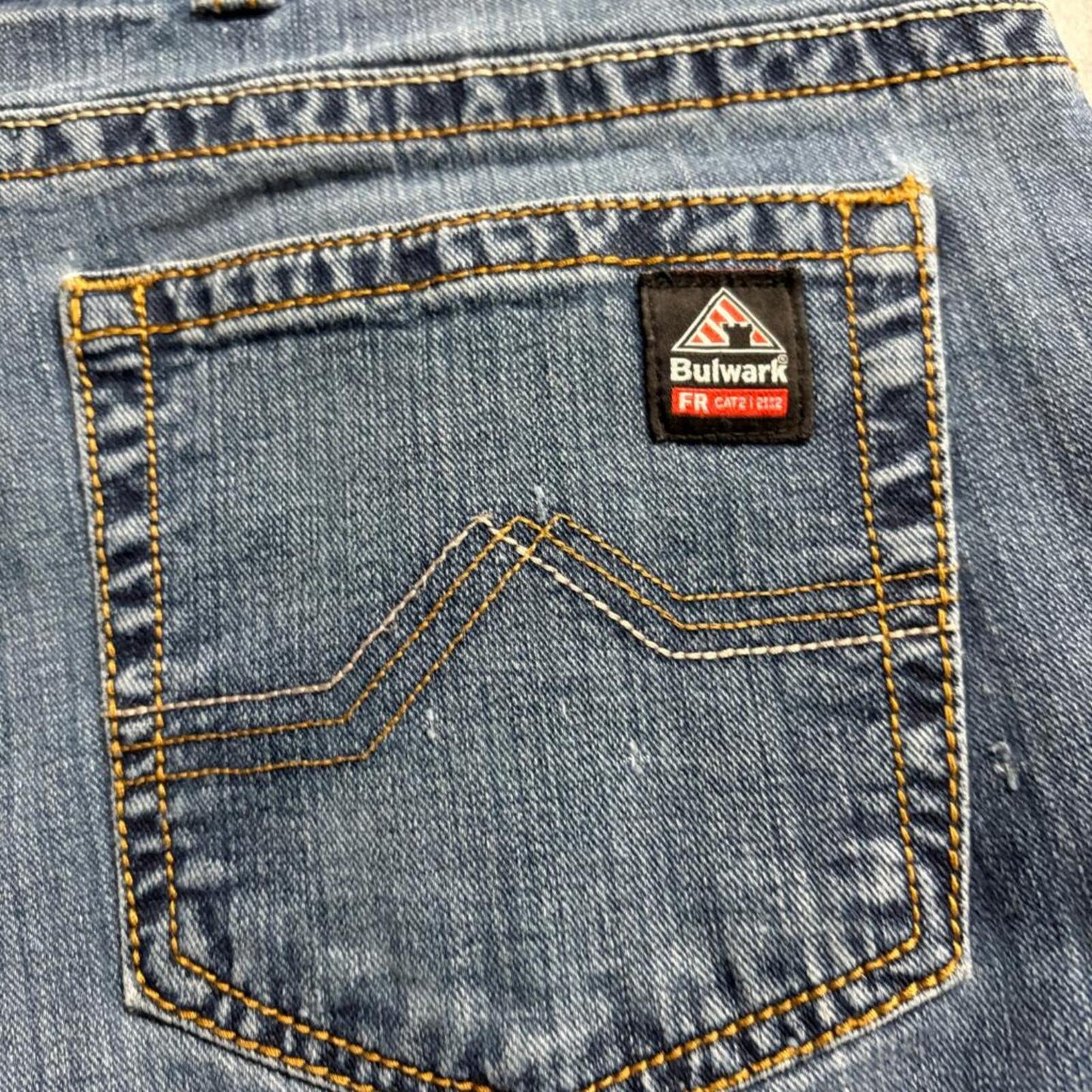 Bulwark FR Flame Resistant Jeans Mens 44x30 Blue Denim Work Pants NFPA 2112 CAT2