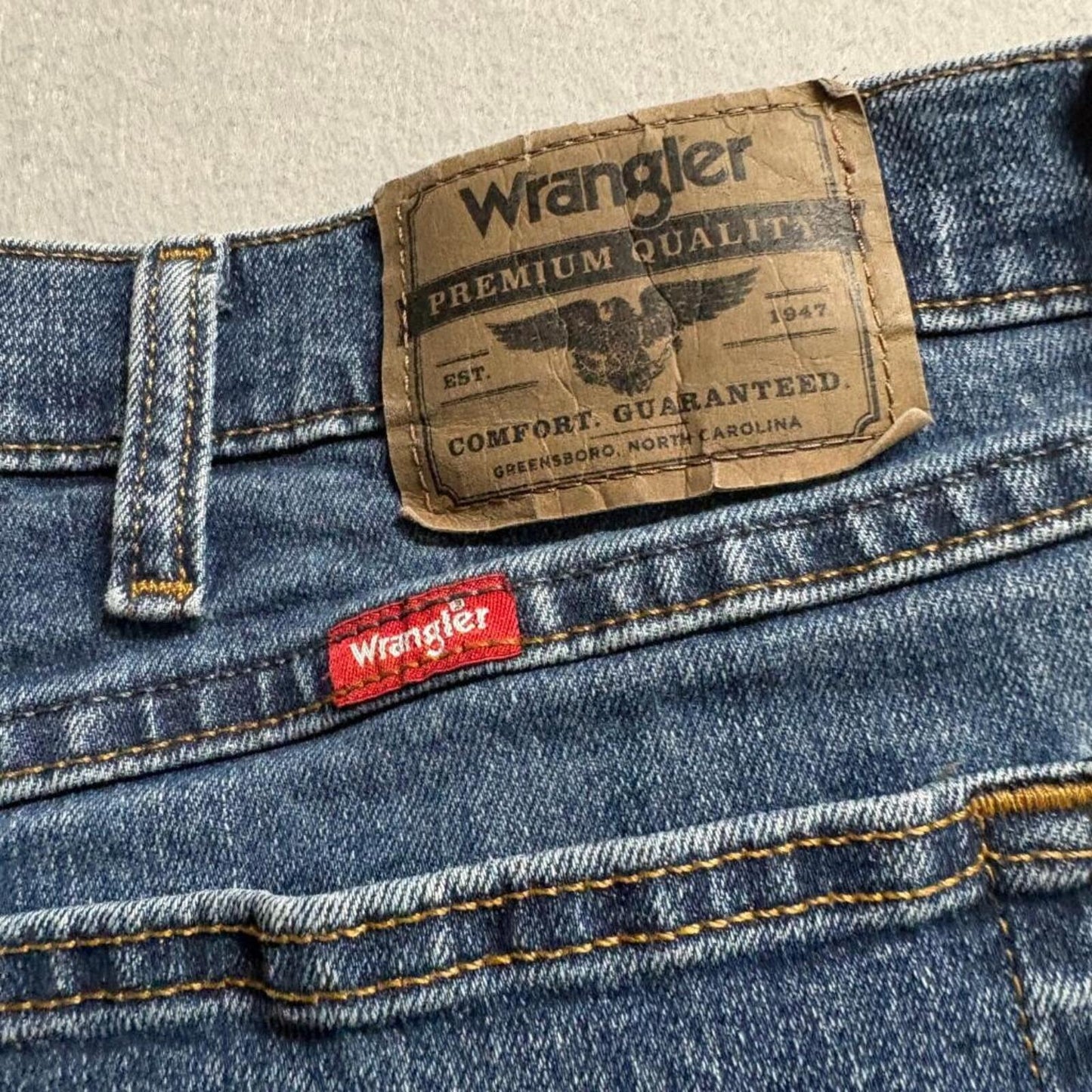 Wrangler Comfort Guaranteed Jeans Mens 38x29 Blue Denim Stretch Straight Leg