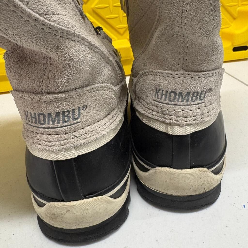 Khombu Emily Women's Winter Snow Boots Size 10M Gray Suede Waterproof Duck Boots
