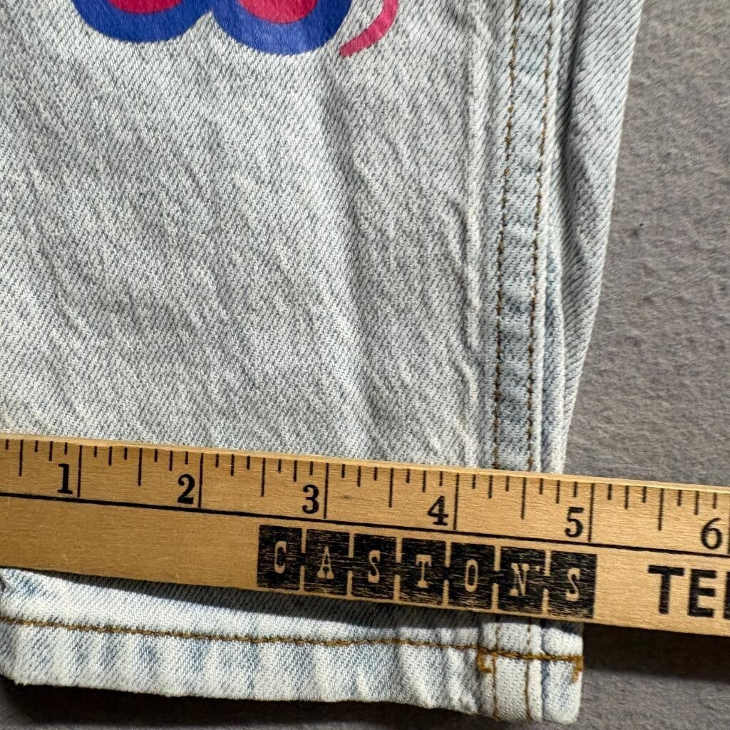 Disney Encanto Mirabel Graphic Jeans Womens Size 1 Light Wash Denim Skinny