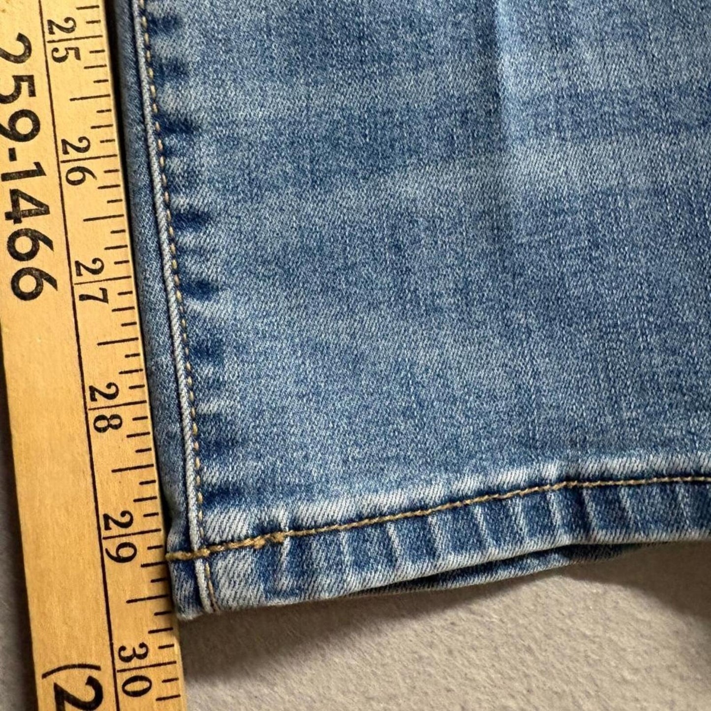 Rue21 Premium Relaxed Fit Jeans Womens 30x30 Blue Distressed Patchwork Denim