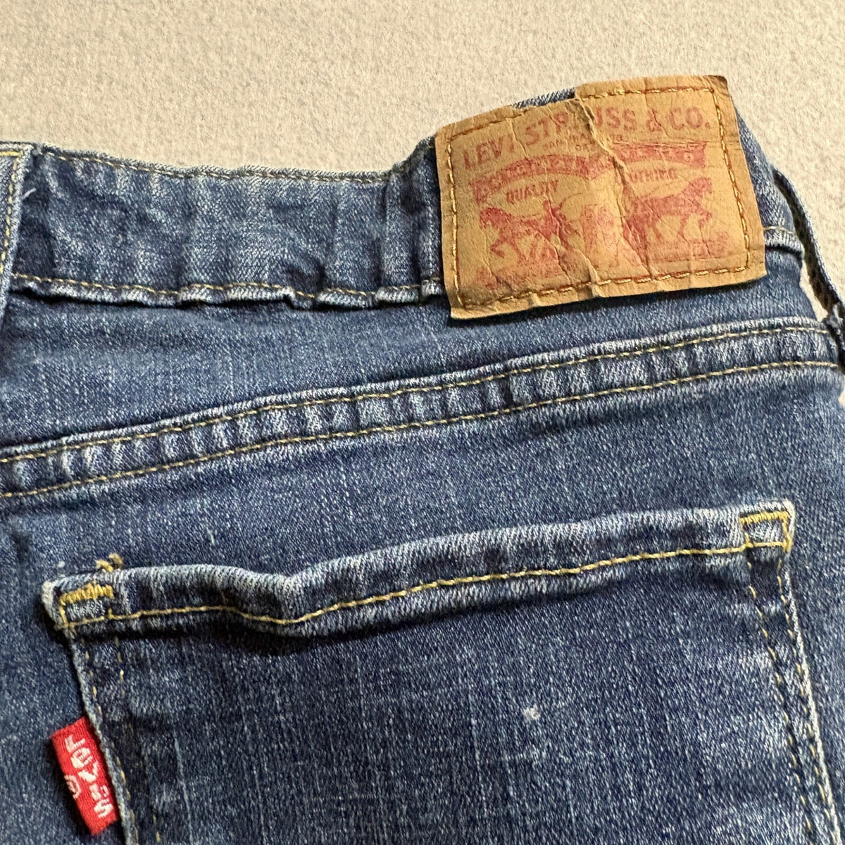 Levi's 711 Skinny Jeans Women's 28 Blue Distressed Knee Raw Hem Denim Pants