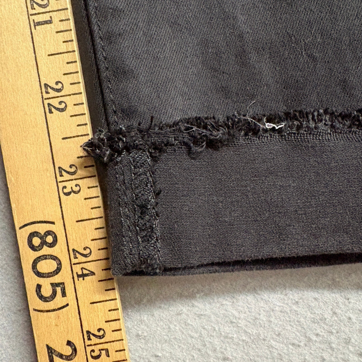 KUT from the Kloth Amy Crop Straight Leg Jeans Womens Size 2 Black Stretch Raw