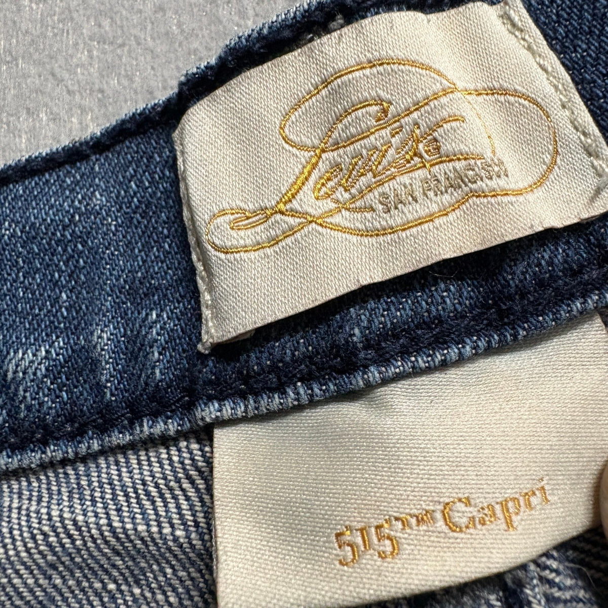 Levi's 515 Capri Jeans Womens Size 14 Blue Denim Cuffed Cropped Stretch Medium
