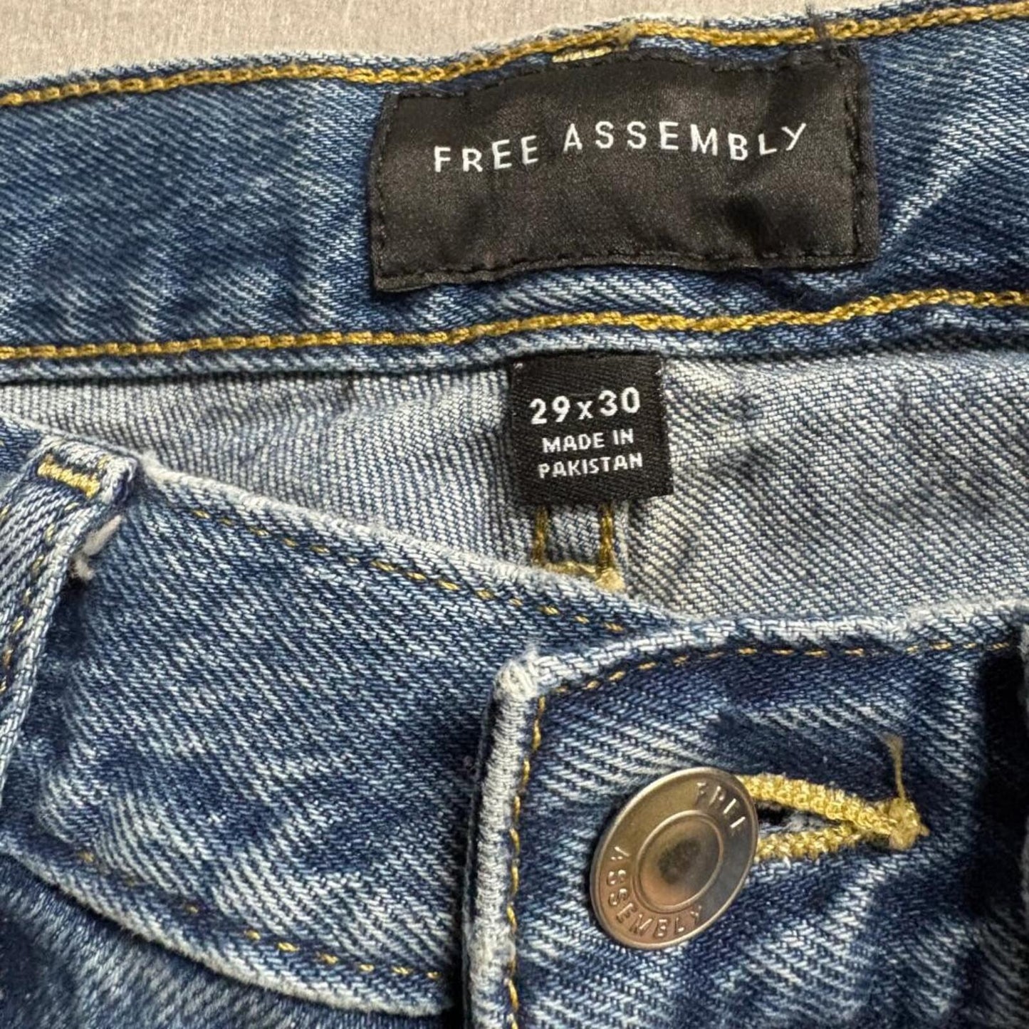 Free Assembly Modern Straight Jeans Womens 29x30 Medium Wash Stretch Denim