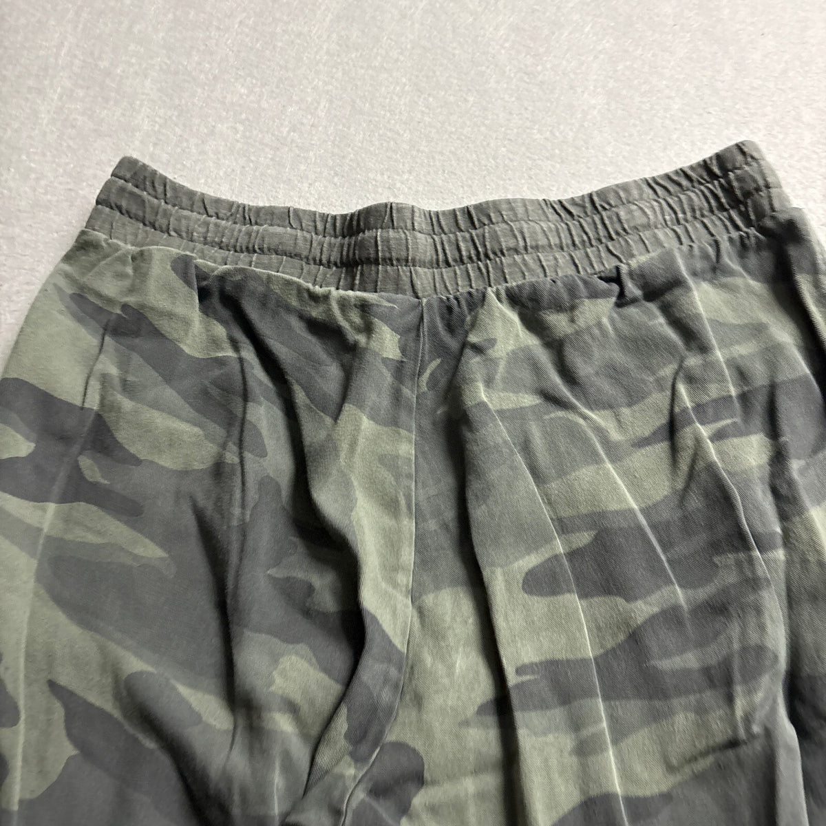 Splendid Womens Camo Jogger Pants Size Medium Green Camouflage Elastic
