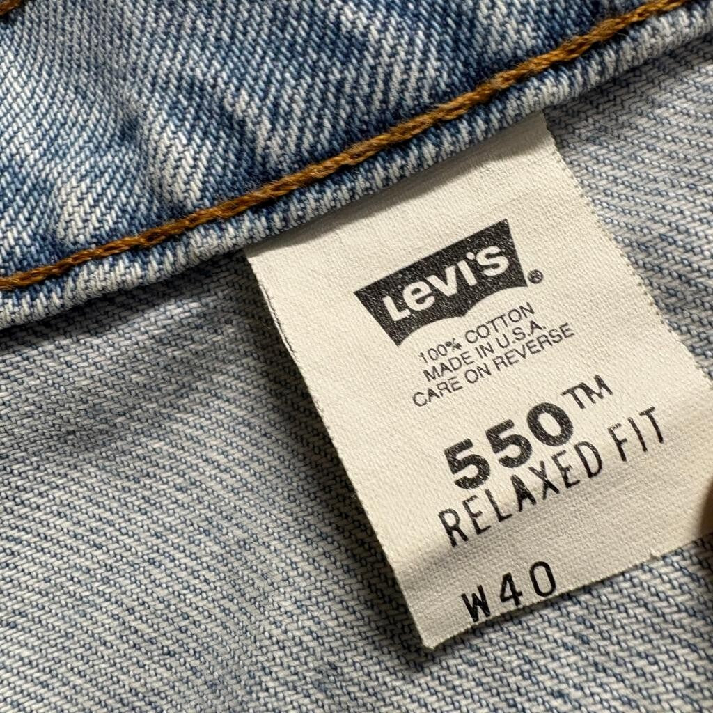 Vintage Levis 550 Denim Shorts Mens 40 Blue Light Wash Relaxed Fit Made in USA