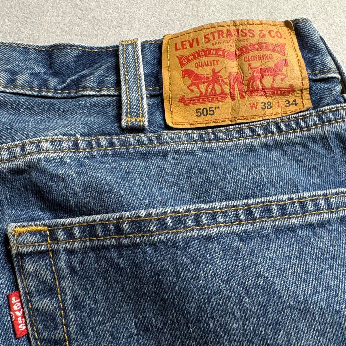 Levis 505 Regular Fit Jeans Mens 38x34 Blue Denim Straight Leg Pants