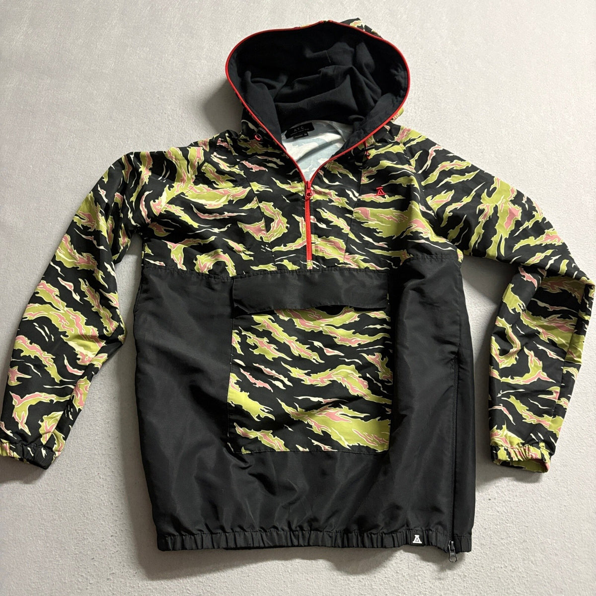 Asphalt Yacht Club AYC Windbreaker Jacket Mens Medium Tiger Camo 1/2 Zip