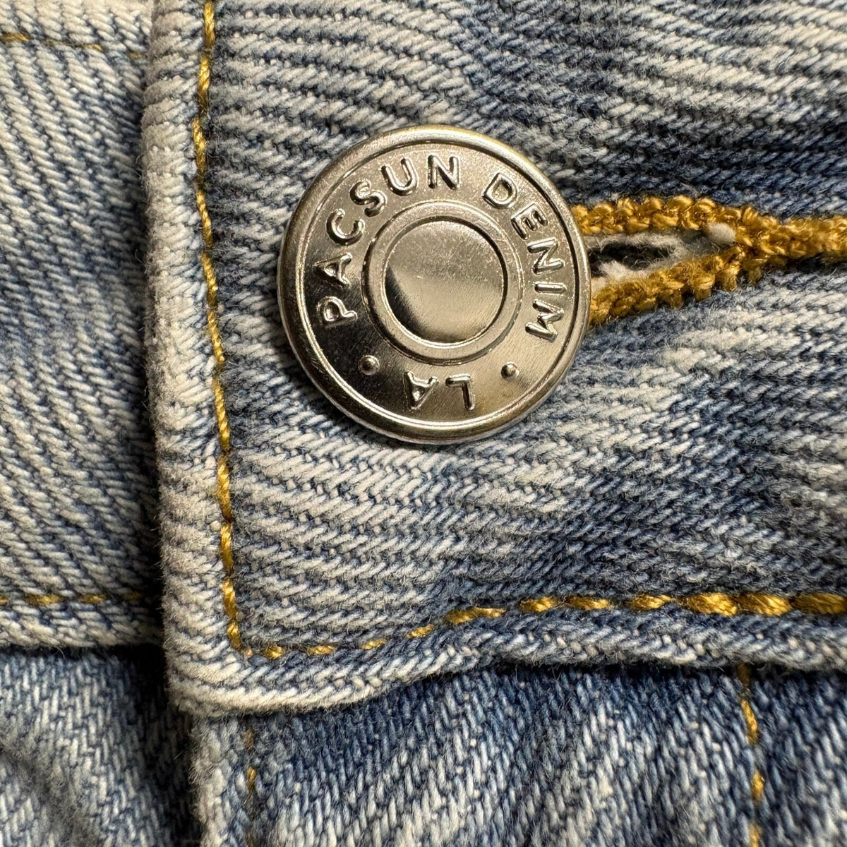 PacSun 90s Boyfriend Distressed Jeans Size 25 Light Wash Rigid Denim High Rise