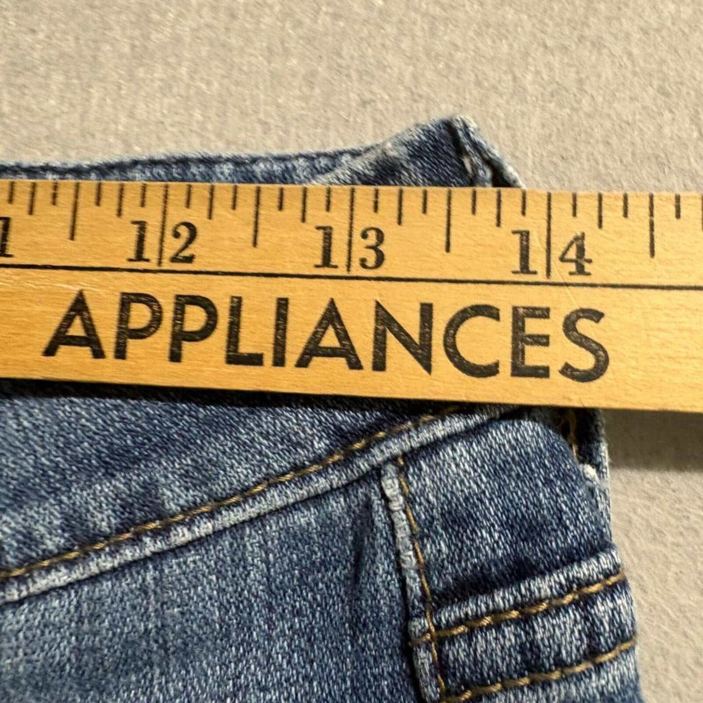 Levis 545 Jeans Womens 4 Medium Blue Denim Low Boot Cut Flap Pocket Stretch