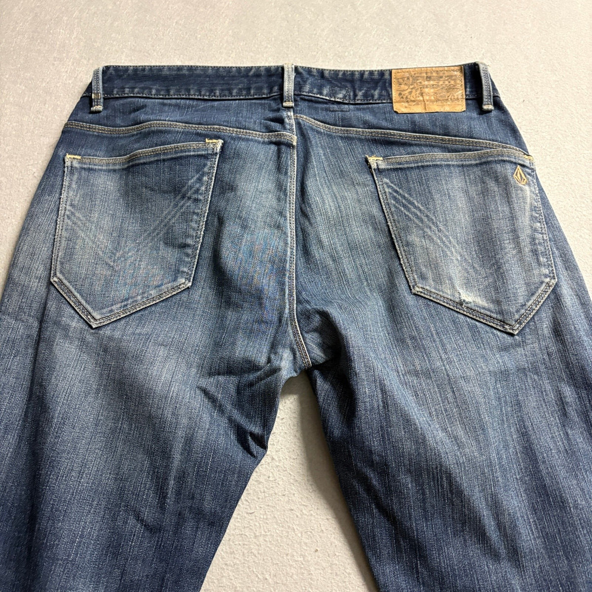 Volcom Riser Tapered Fit Jeans Mens Size 33 Blue Denim Skate Stretch Pants