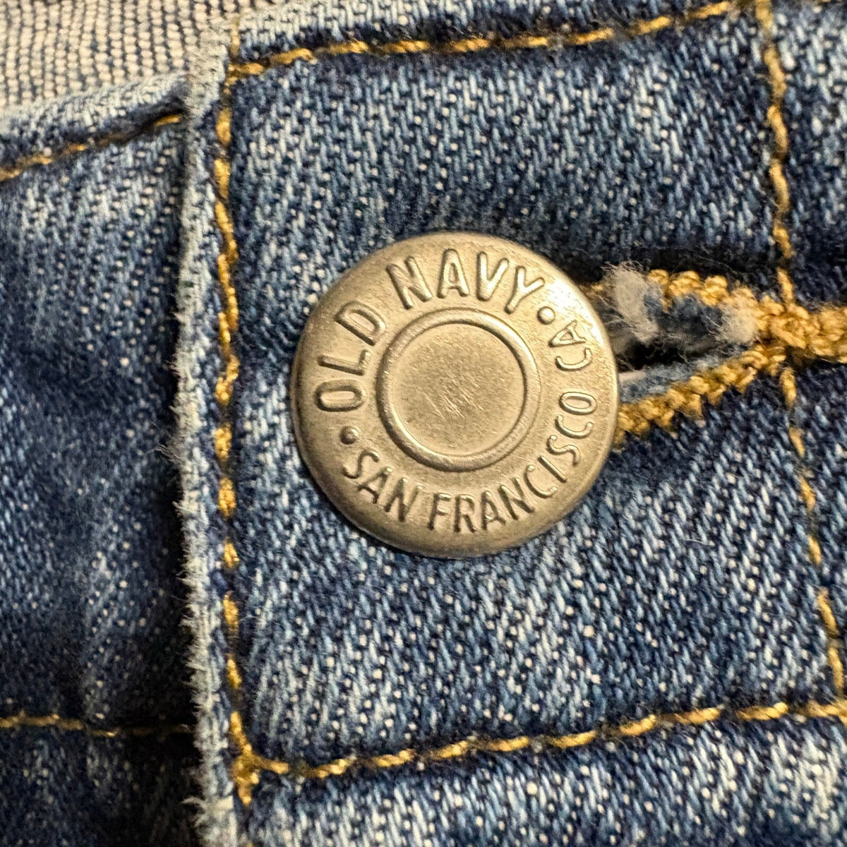 Old Navy Seamed Front Straight Leg Jeans Womens Size 14 Medium Wash Denim
