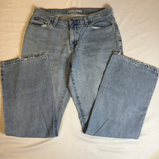 Tommy Hilfiger Jeans Men’s Light Wash Denim Straight Leg Vintage USA Flag Logo