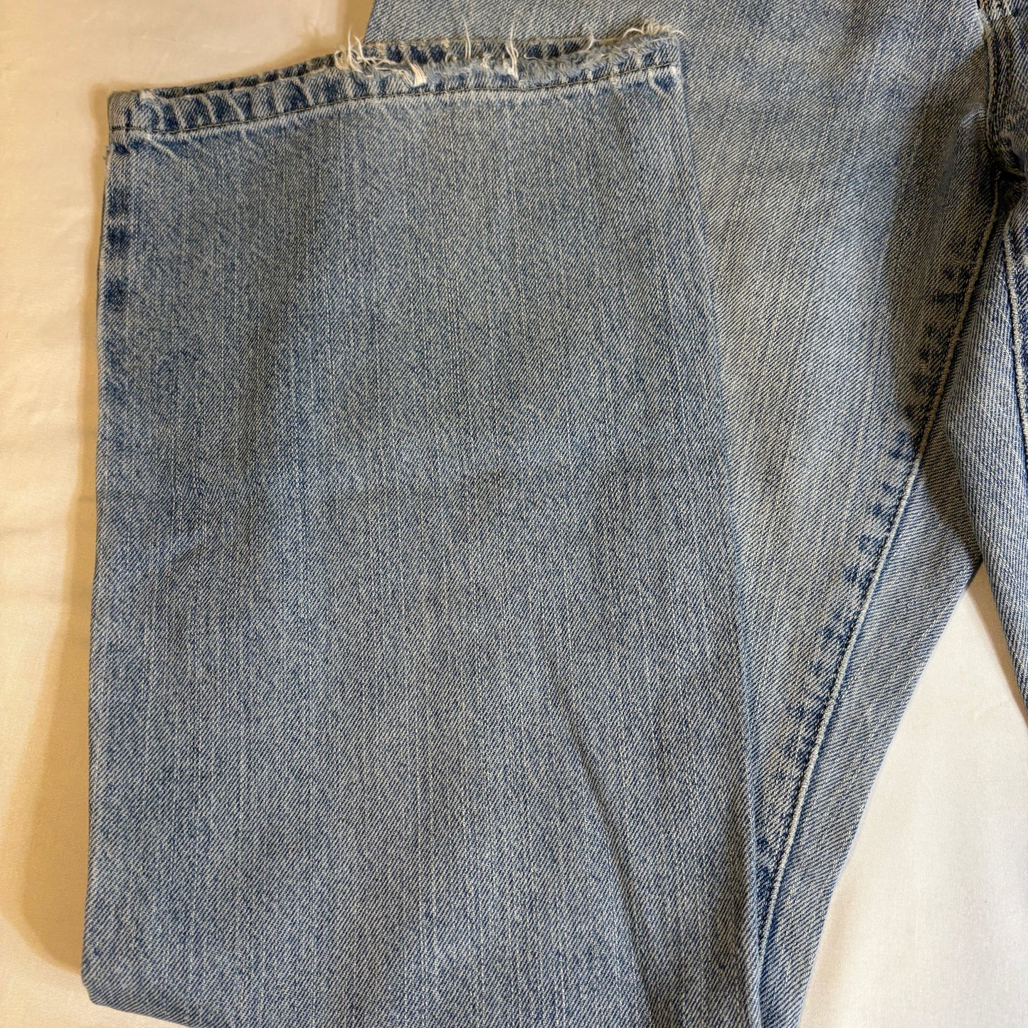 Tommy Hilfiger Jeans Men’s Light Wash Denim Straight Leg Vintage USA Flag Logo