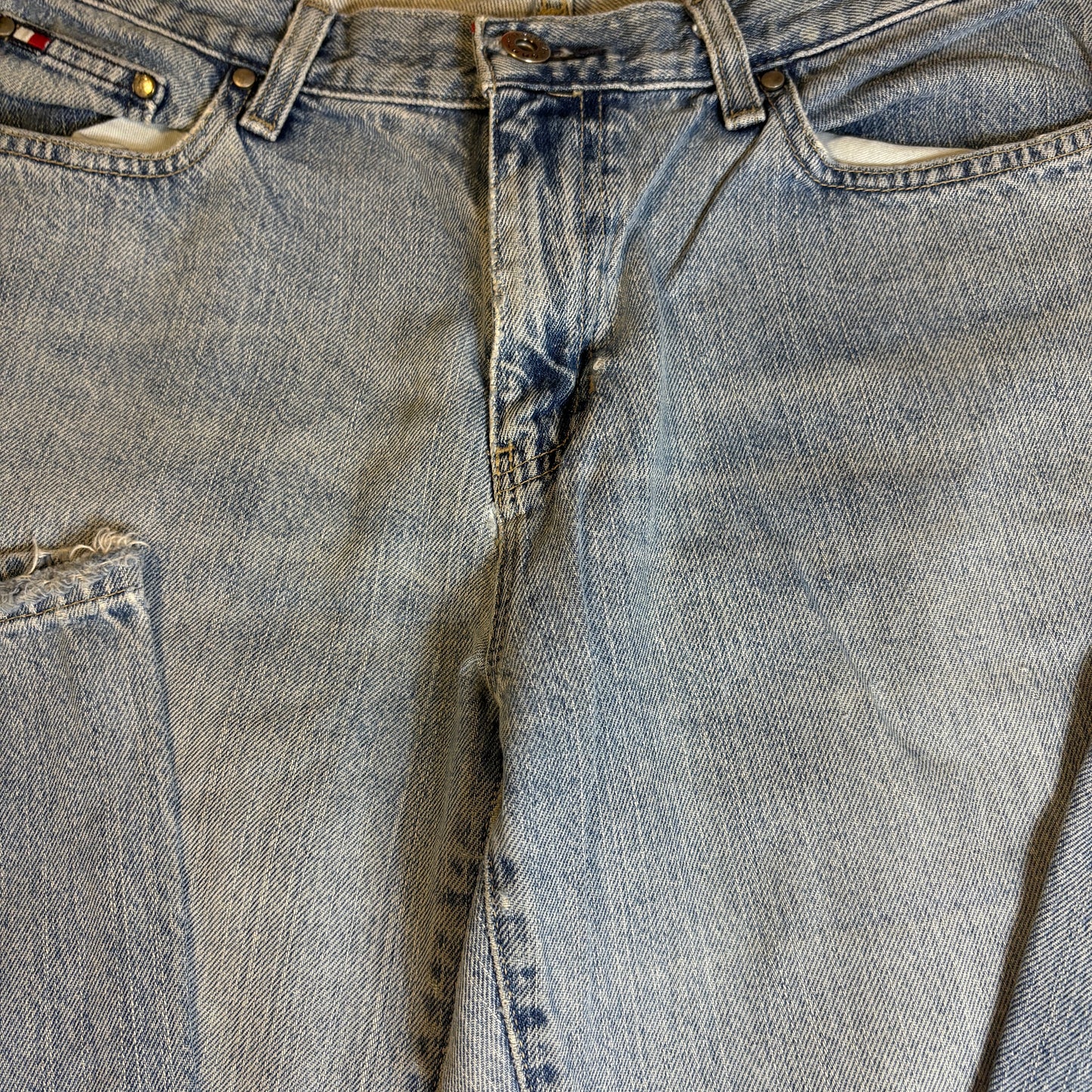 Tommy Hilfiger Jeans Men’s Light Wash Denim Straight Leg Vintage USA Flag Logo