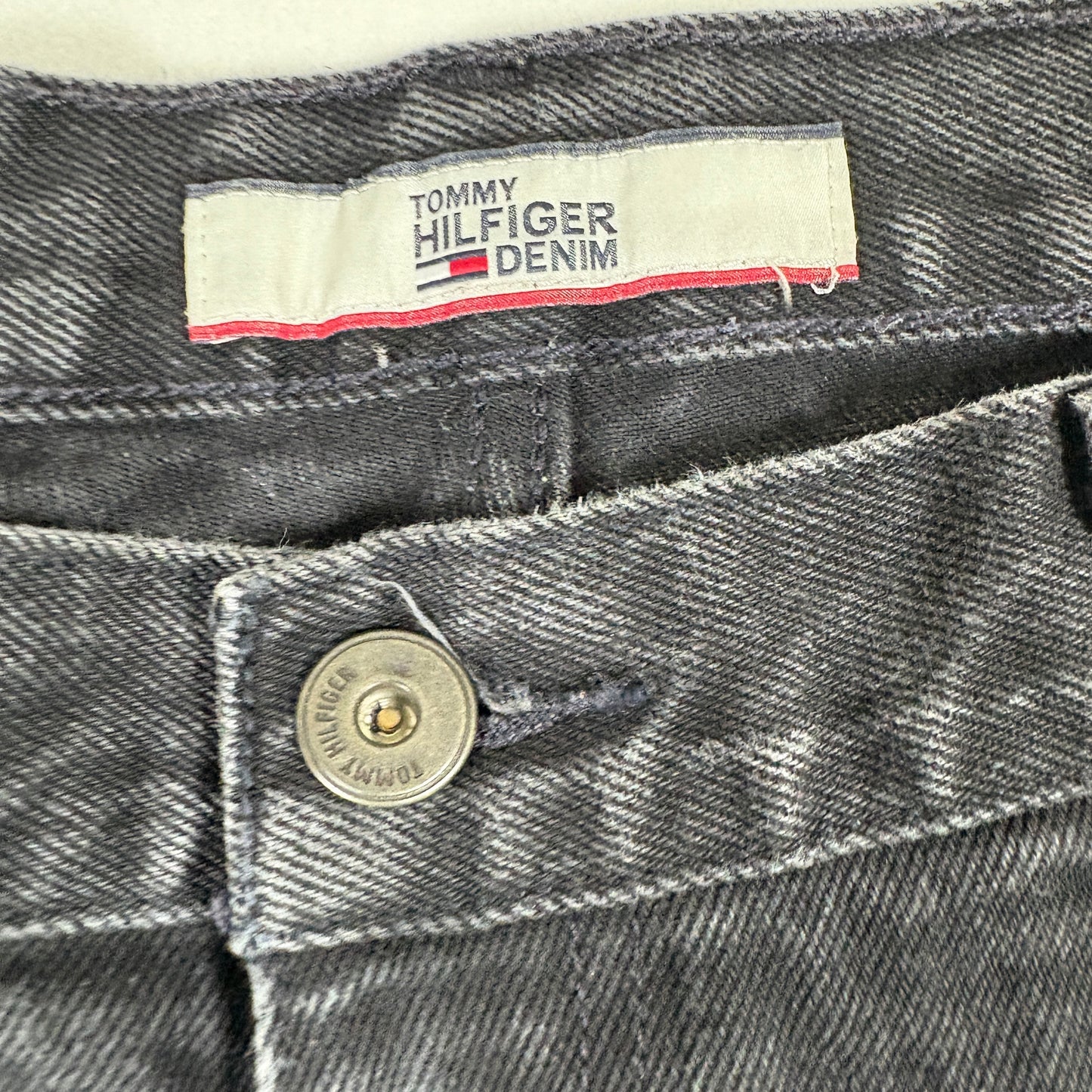 Tommy Hilfiger mens jeans size 34x30 black straight leg denim Y2K vintage grunge