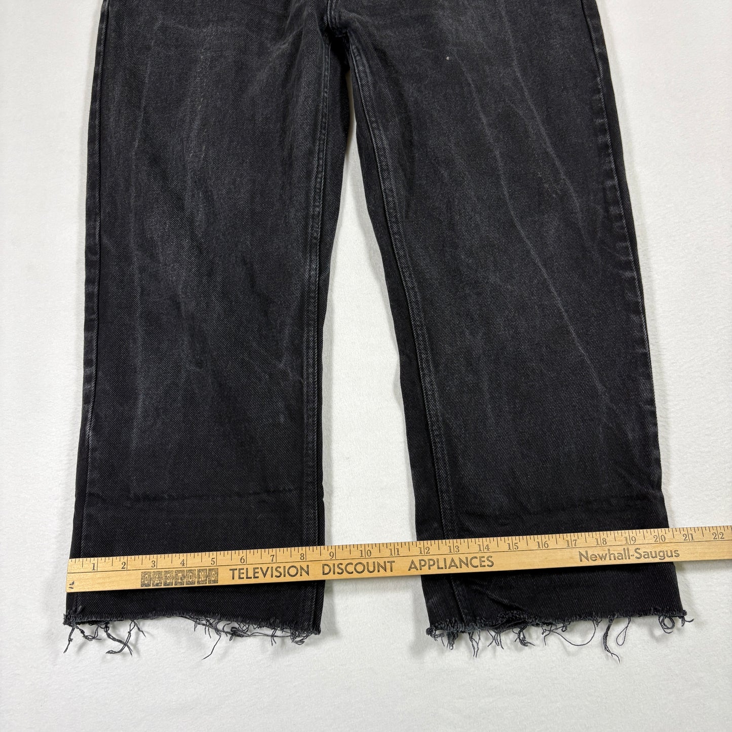Tommy Hilfiger mens jeans size 34x30 black straight leg denim Y2K vintage grunge