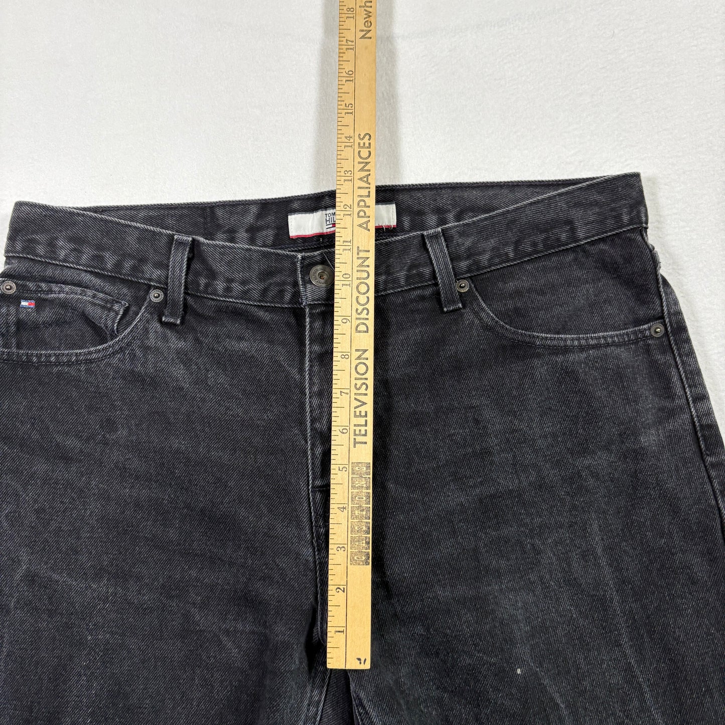 Tommy Hilfiger mens jeans size 34x30 black straight leg denim Y2K vintage grunge