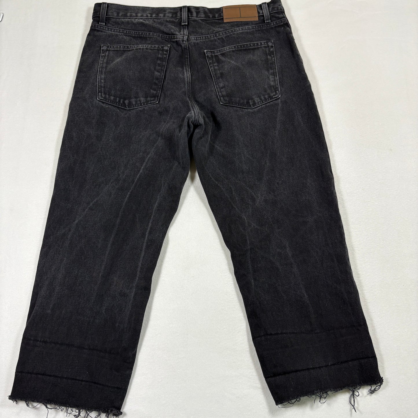 Tommy Hilfiger mens jeans size 34x30 black straight leg denim Y2K vintage grunge