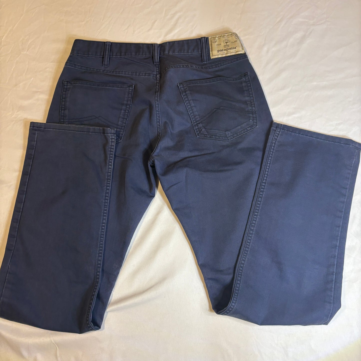 Patagonia Pants Men’s 31x32 Navy Blue Organic Cotton Straight Leg Casual Outdoor