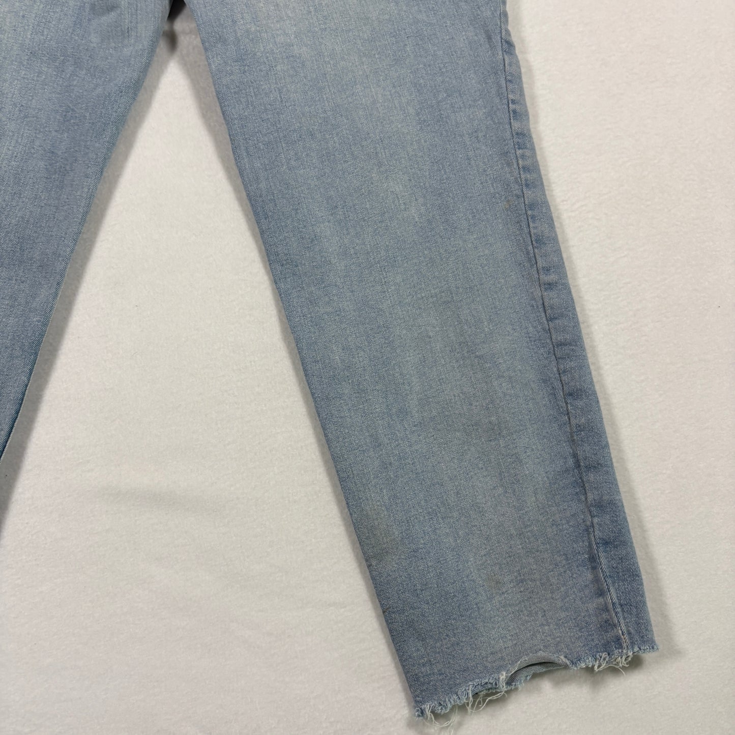 Calvin Klein womens jeans 12/31 light wash distressed straight leg frayed hem Y2K