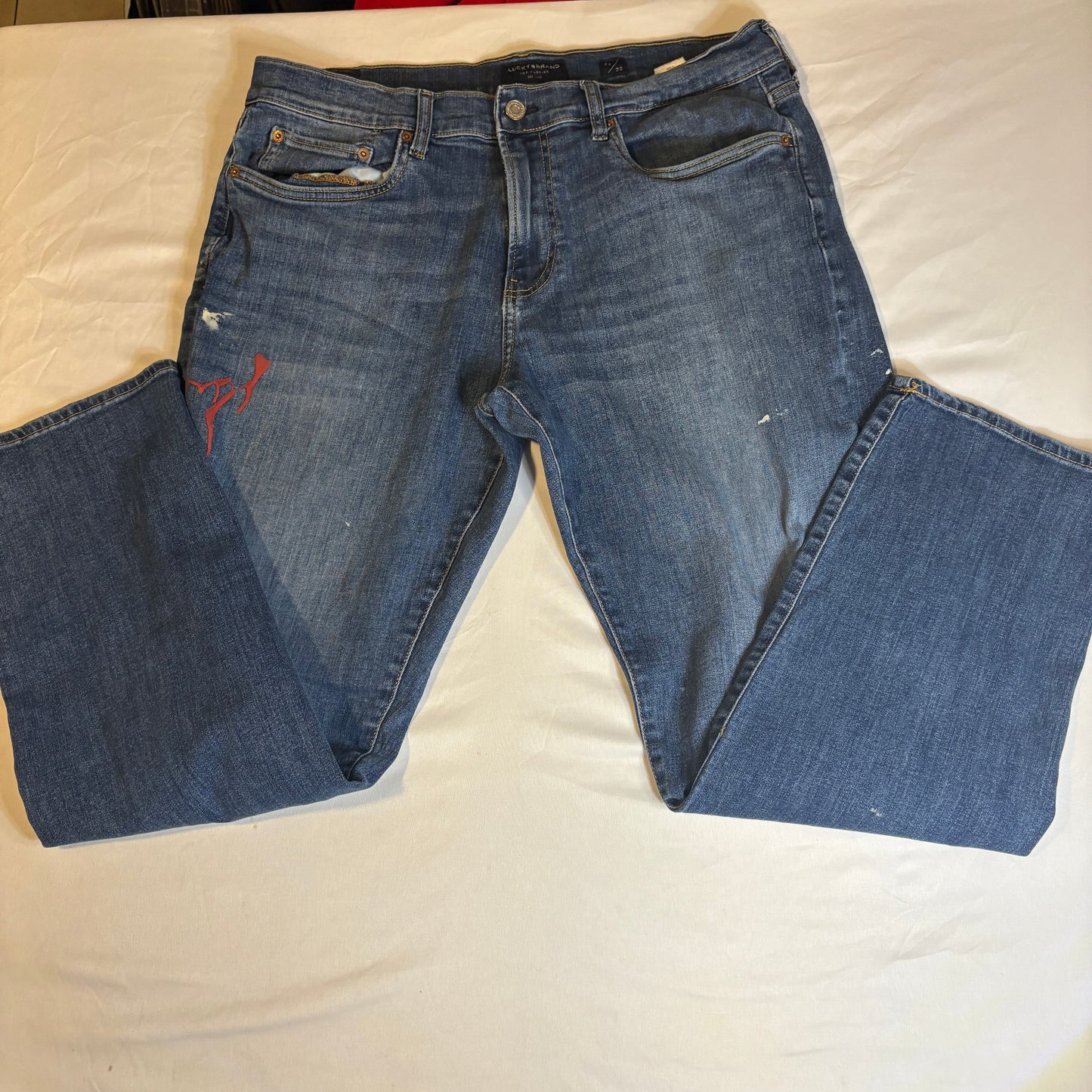 Lucky Brand Jeans Men’s 36x30 Blue Denim Straight Leg Distressed Paint Stain Work