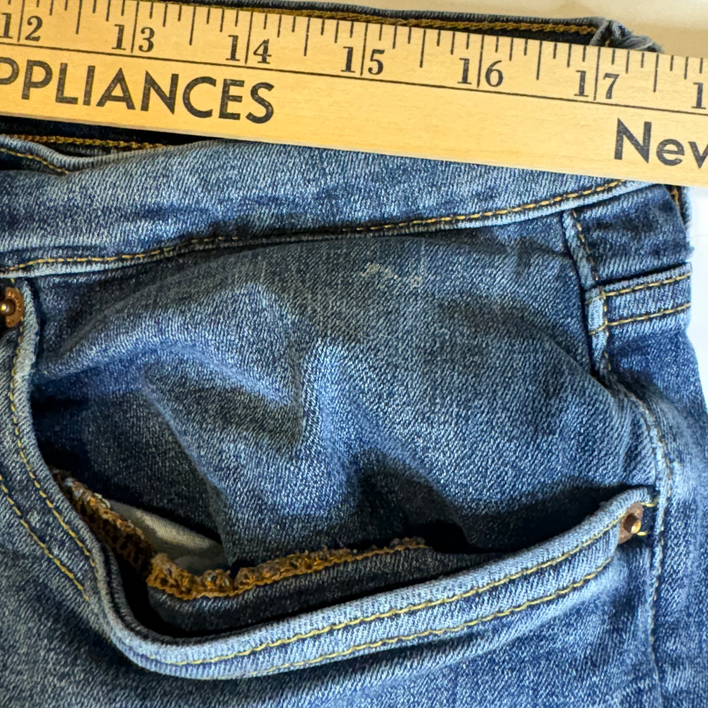 Lucky Brand Jeans Men’s 36x30 Blue Denim Straight Leg Distressed Paint Stain Work