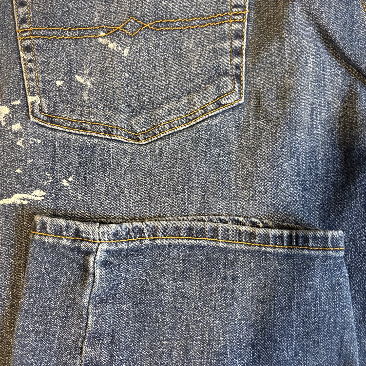 Lucky Brand Jeans Men’s 36x30 Blue Denim Straight Leg Distressed Paint Stain Work