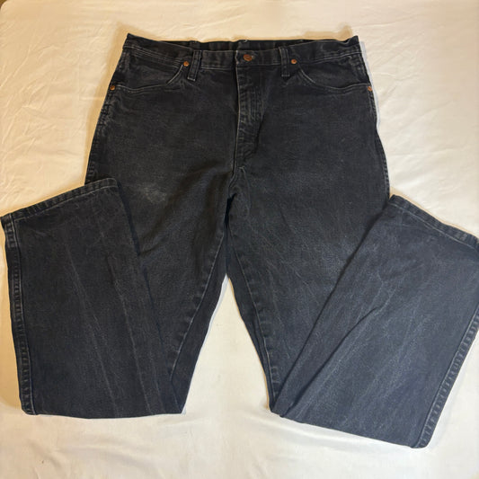 Wrangler Jeans Men’s 36x32 Black Charcoal Straight Leg 100% Cotton Denim