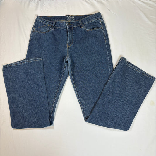 Old Navy The Flirt Bootcut Jeans Women’s Size 8 Regular Blue Denim Stretch Baggy