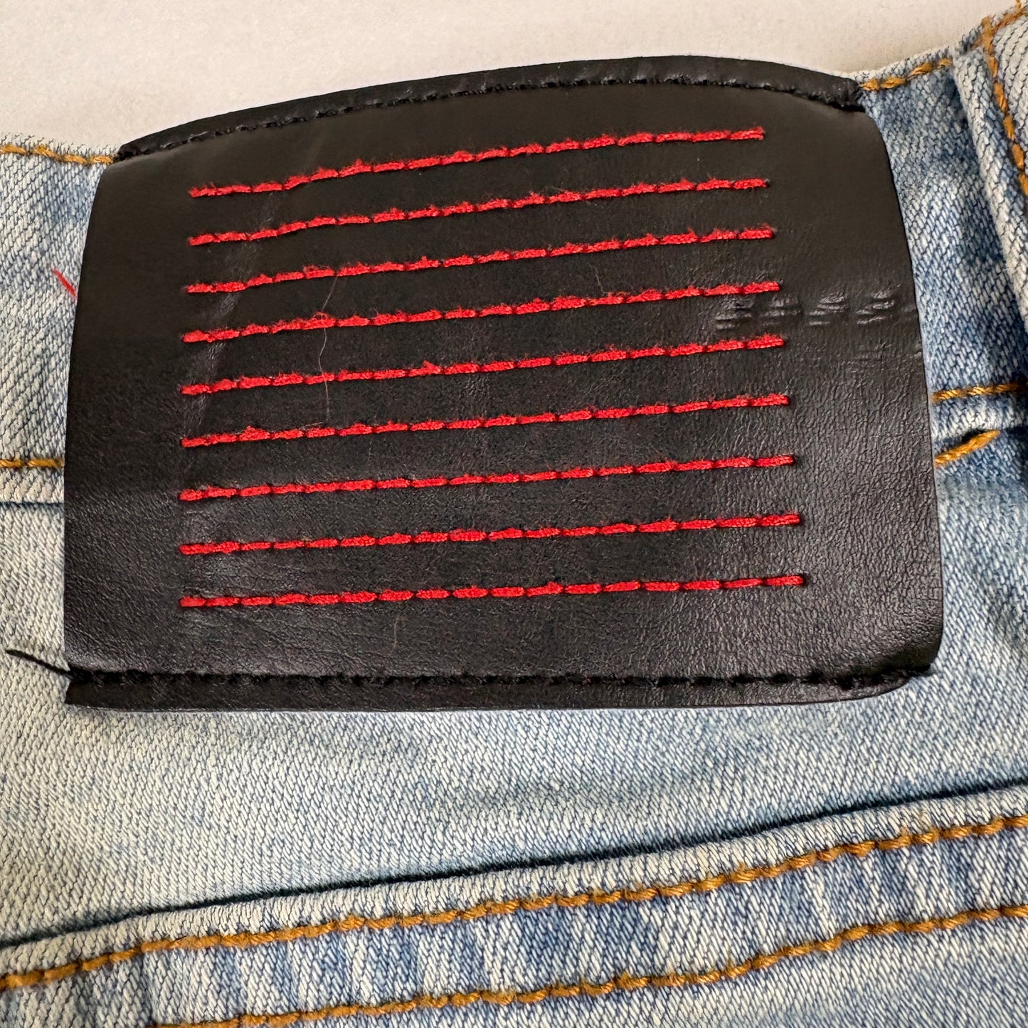 Serenade mens jeans 34 light wash distressed skinny red stripe Y2K grunge denim