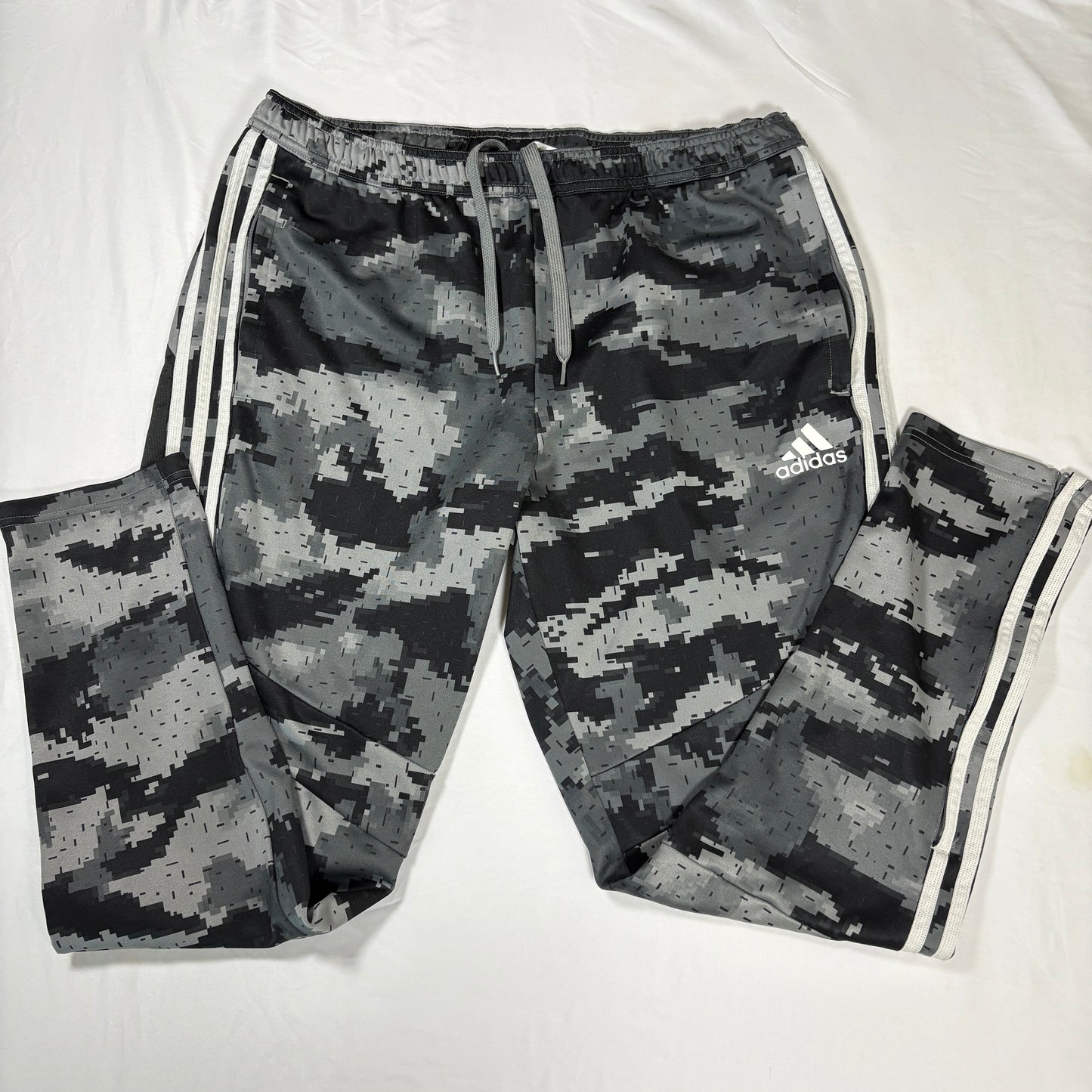 Adidas Men’s XL Track Pants Gray Camo 3-Stripes Joggers Tapered Training