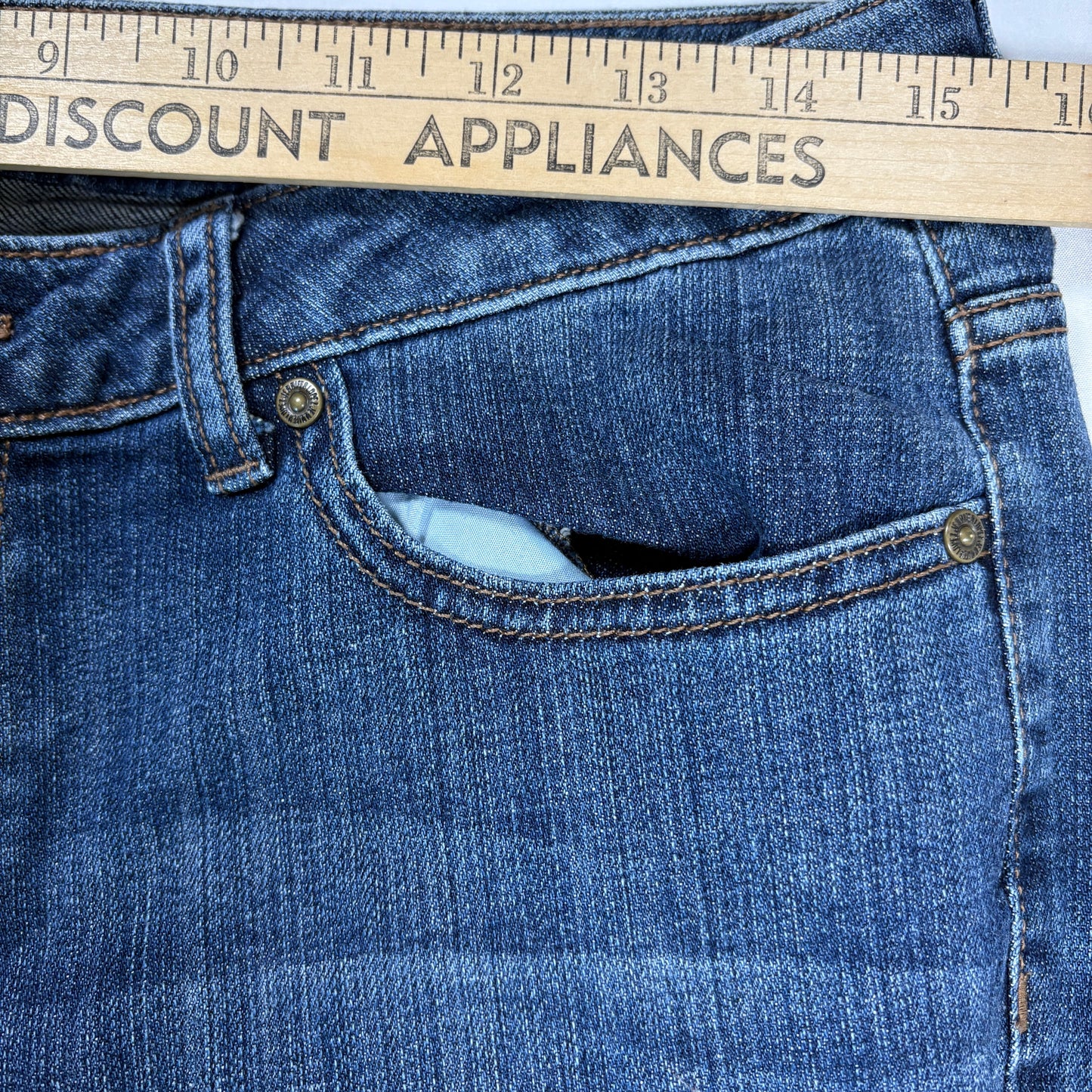 Jennifer Lopez Women’s Size 8 Bootcut Blue Denim Jeans Stretch Medium Wash