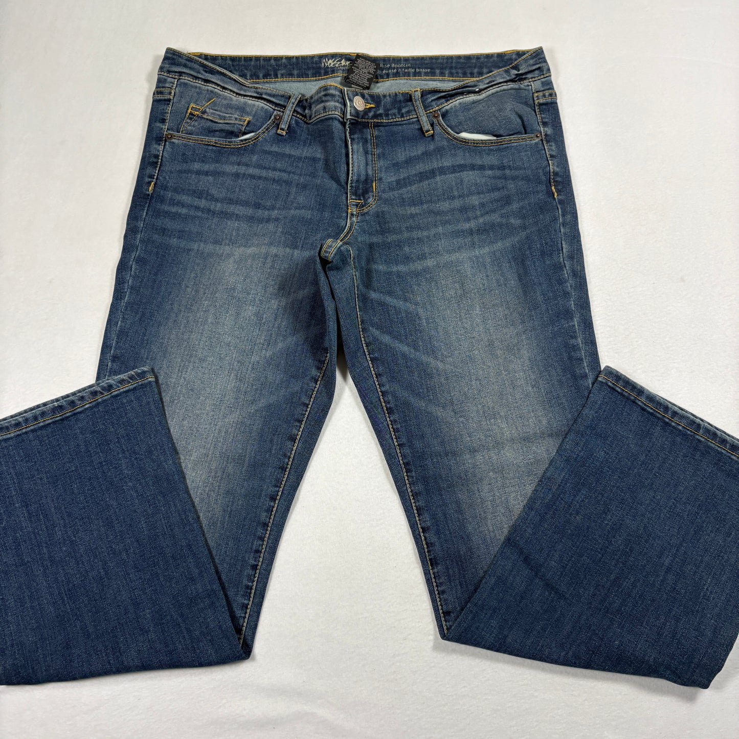 Mossimo Womens Bootcut Jeans Size 14/32 Blue Low Rise Y2K 90s Stretch Denim