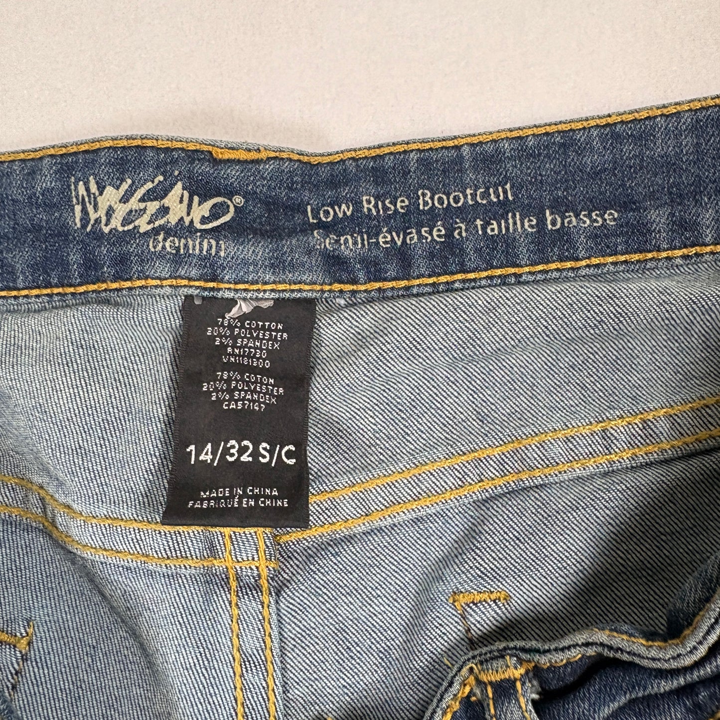 Mossimo Womens Bootcut Jeans Size 14/32 Blue Low Rise Y2K 90s Stretch Denim