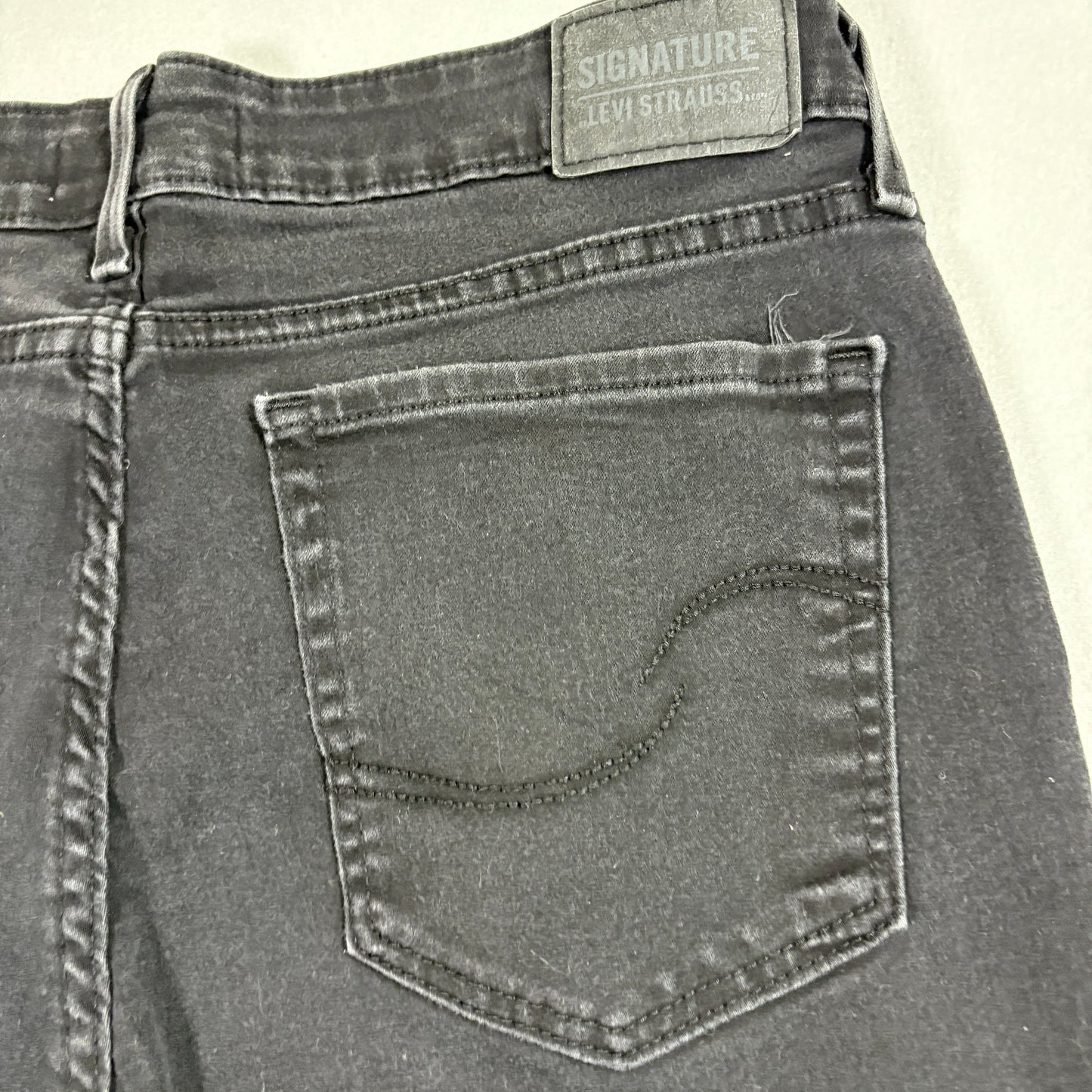 Levis Signature Womens Skinny Jeans Black Denim Size 14 Mid Rise Y2K Stretch